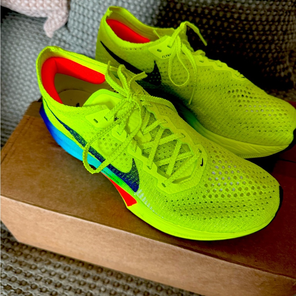 Women’s Nike Vaporfly Size 8 1/2 
Like Brand new
Volt/Scream Green/Barely Black
